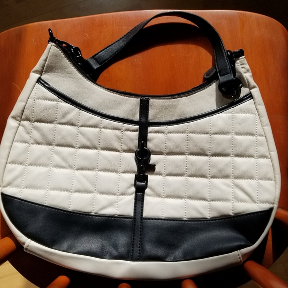 Attention Purse in Cream & Black - Picture 1 of 1
